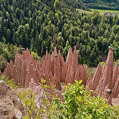 Rittenské zemní pyramidy: Věže z hlíny a kamene