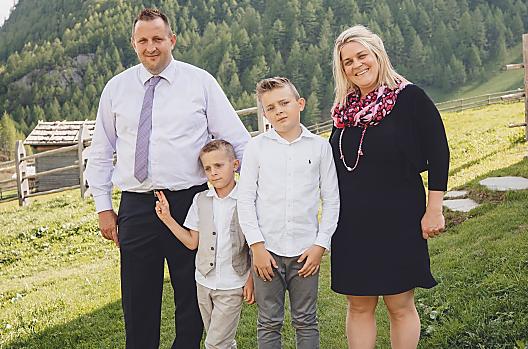 Jsme Kathrin, Heinz, Gabriel a Fabian. Těšíme se na vás!