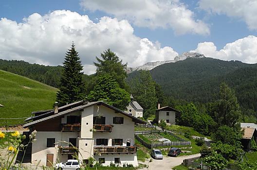 V léte s místním horským horou Weisshorn