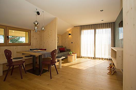 Prostorný obytný prostor v rekreacním apartmánu Hirzer