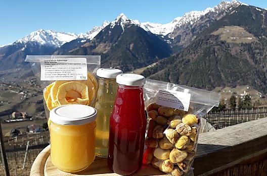 Sušená jablecná kolecka, jablecné pyré, sirup, jablecná štáva, pecené kaštany