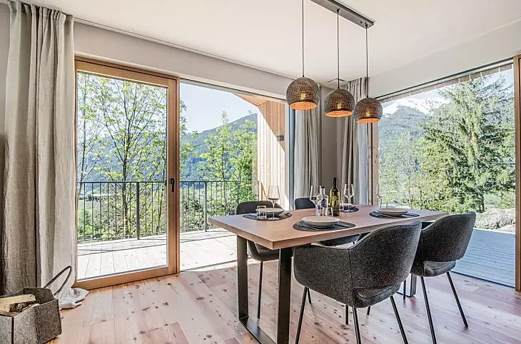 Krásný výhled z útulného obývacího pokoje