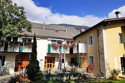 Jižní strana s rekreacními apartmány Glurns, Laas a Meran