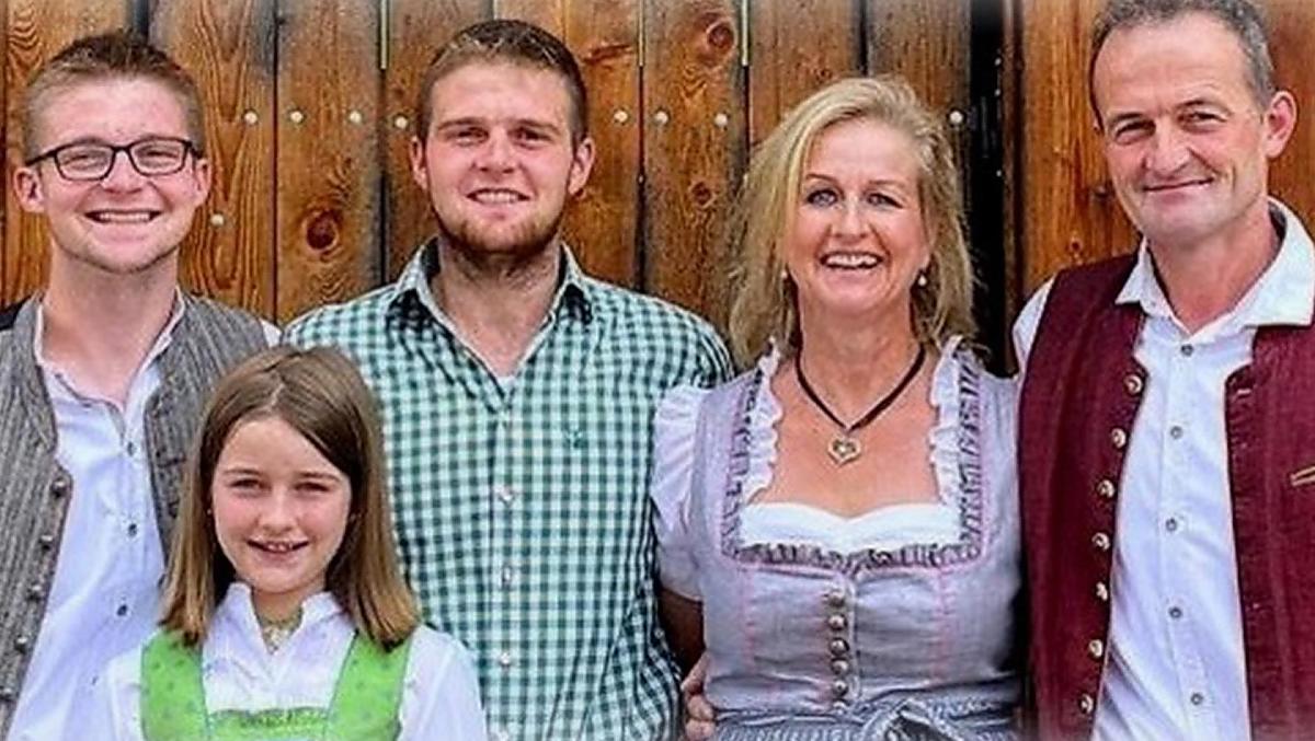 Max, Angelika, Daniel, Elias a Sarah (zprava doleva) se na vás těší.