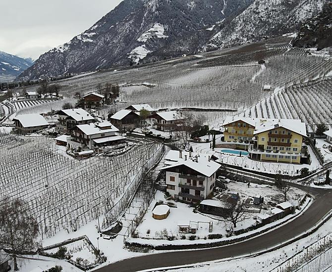 Gefällt Ihnen Schnee? Uns auf jeden Fall. Schneeschuhwanderungen oder Schneemänner bauen, für jeden was dabei