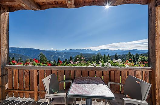 Všechny naše balkony nabízejí výhled na dechberoucí panoráma Dolomit
