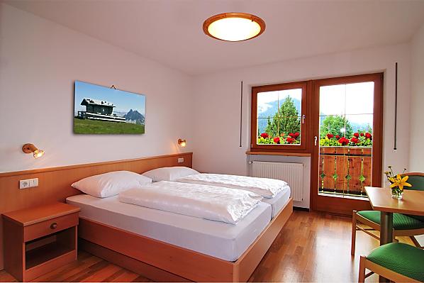 Südlich gelegenes Zimmer mit guter Aussicht.