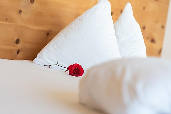 Schlafzimmer in Zirbenholz