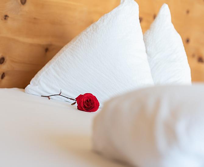 Schlafzimmer in Zirbenholz