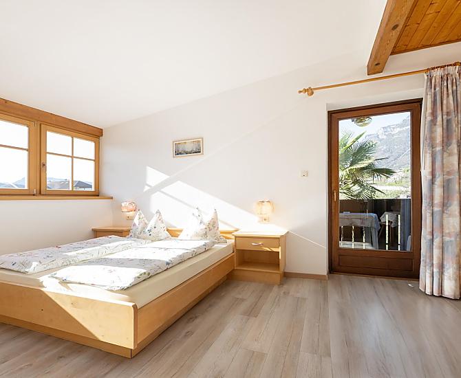 Freundliches, helles Zimmer mit schöner Aussicht
