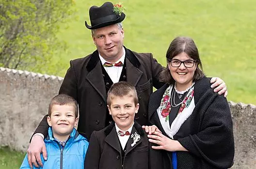 Na fotografii je hostitelská rodina: Klaus a Petra se dvema detmi Leonem a Samuelem.