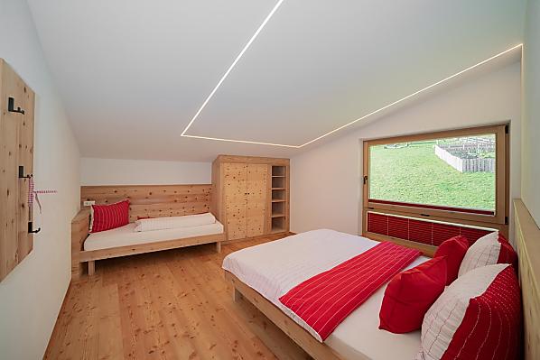 Schlafzimmer in Massivholz 