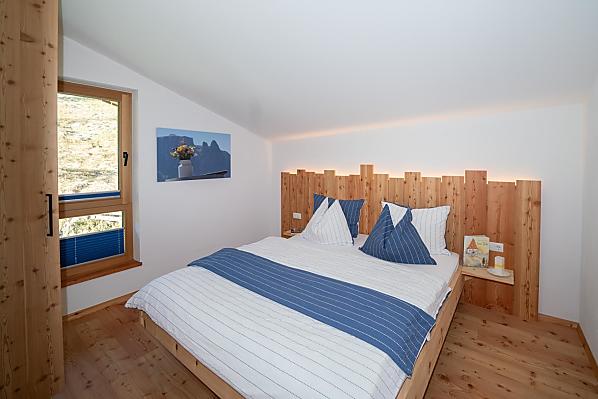 Schlafzimmer in Zirmholz