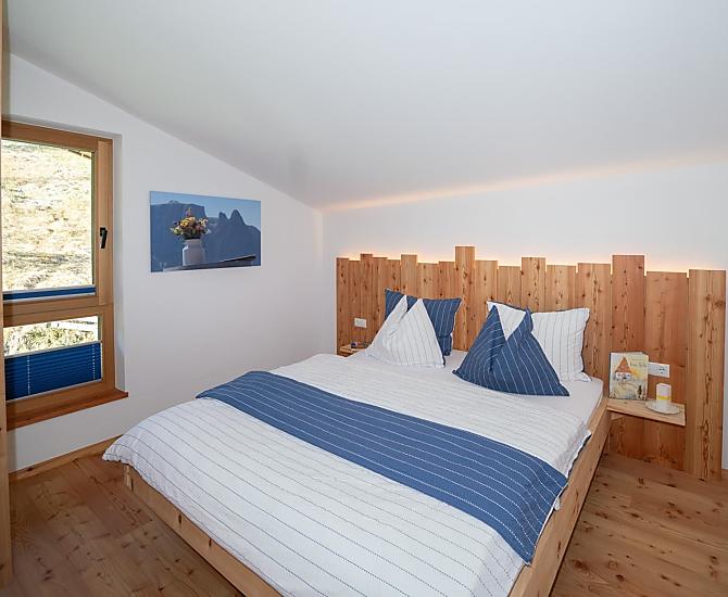 Schlafzimmer in Zirmholz