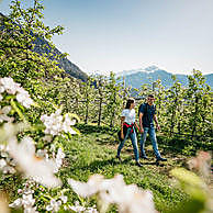 Zajímavé procházky a první výlety na kole