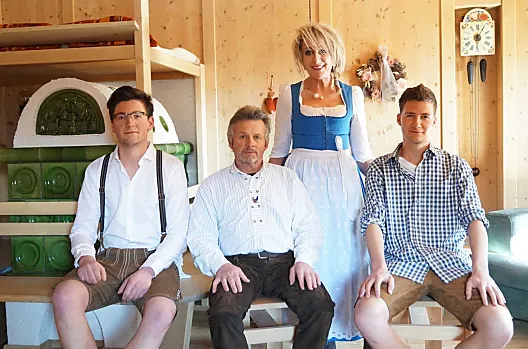 Vaši hostitelé: Marianne, Peter, Simon a Niklas