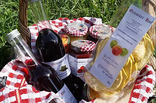 Na požádání nabízíme hostum košík s domácími produkty.