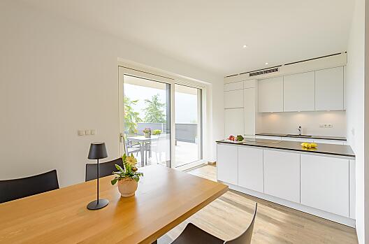 Klimatizovaný rekreační apartmán Mediterran s přímým vstupem na terasu a louku k odpočinku. Parkoviště přímo vedle apartmánu.