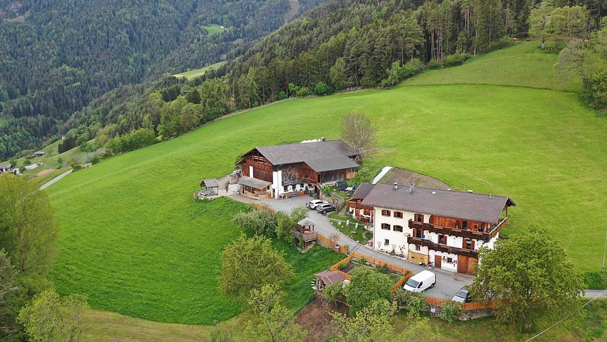 Statek Rasöllerhof shora