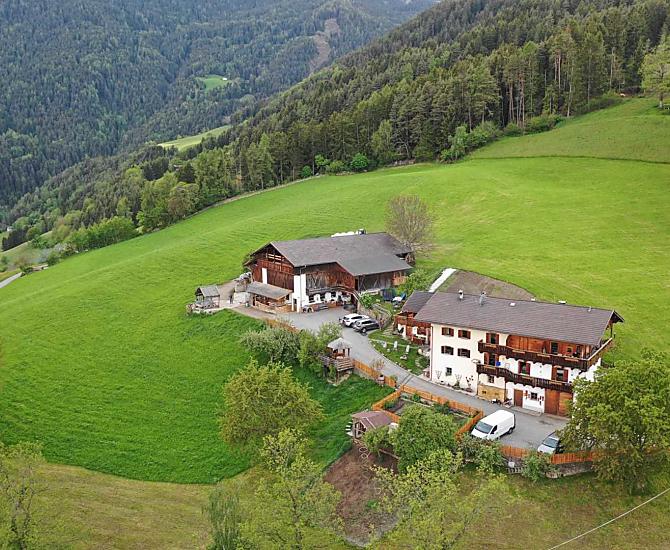 Statek Rasöllerhof shora