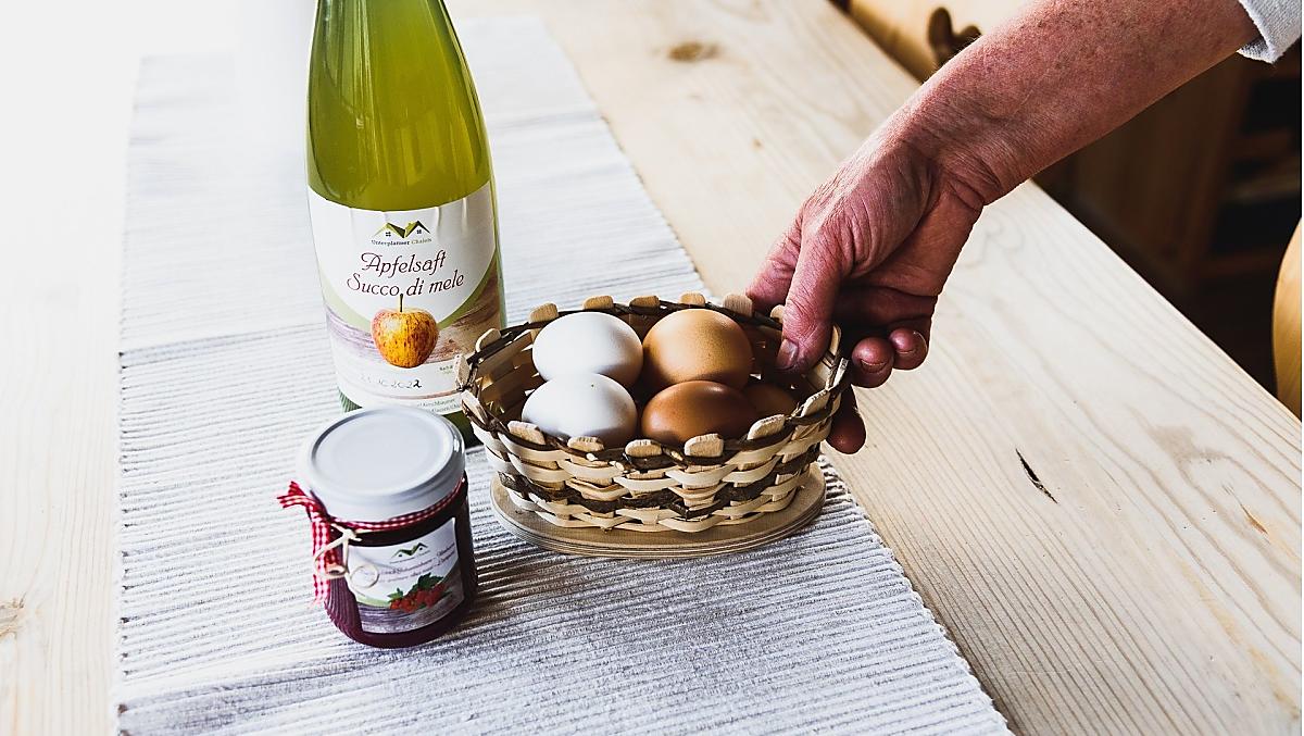 Domácí marmeláda, jablecná štáva a vejce od našich slepic