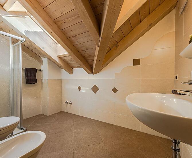 Tieshof - gallery Photo