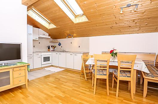 Obytná kuchyn rekreacního apartmánu Kassian