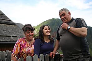 Tlisöra - Hostitelé Photo