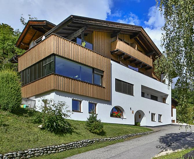 Statek byl nedávno zrekonstruován a kombinuje moderní a tradicní prvky.